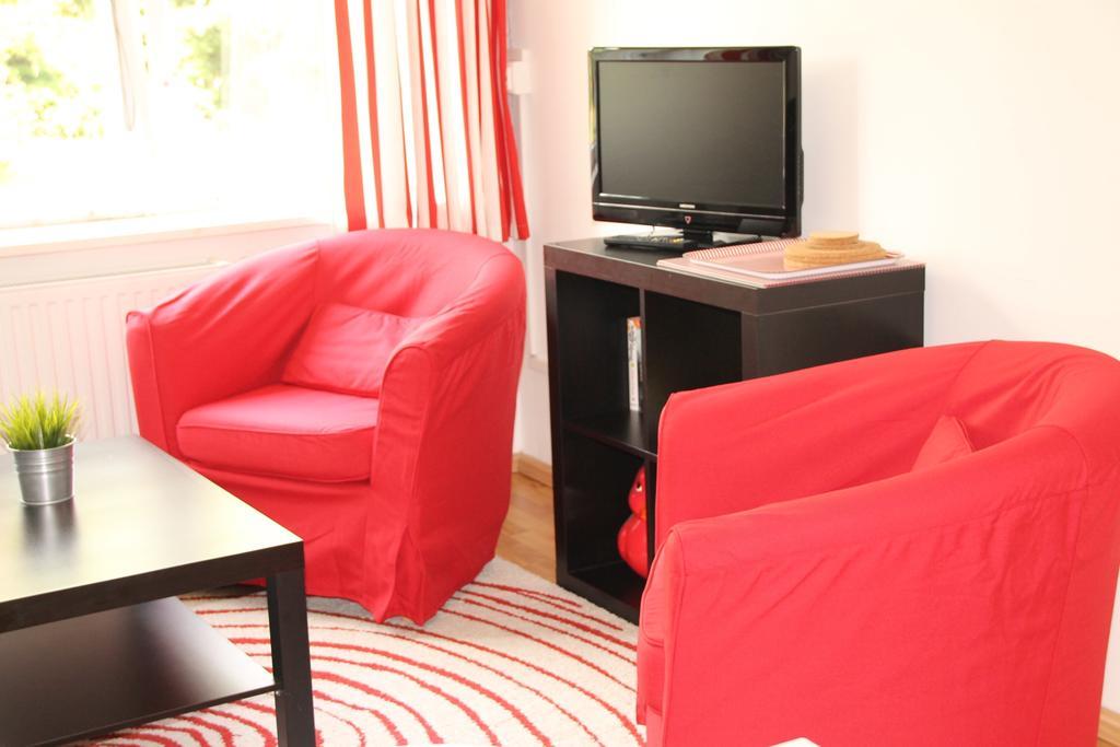 Grosszugige Ferienwohnung In Dahlem Appartement